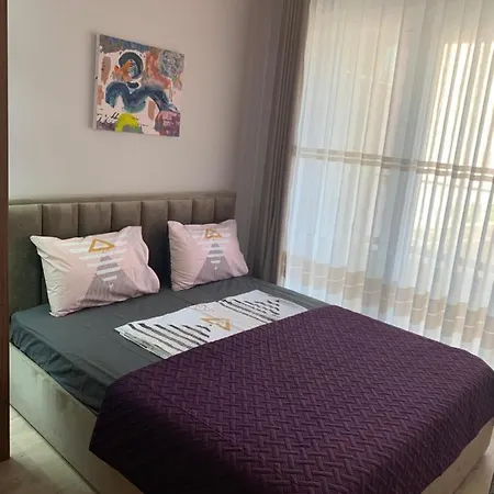 Apartment Lovely 1-bedroom In Wifi-netflix-ac Tirana