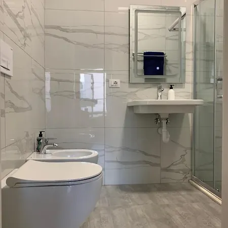 Apartment Lovely 1-bedroom In Wifi-netflix-ac Tirana